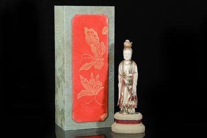 An Exquisite Shoushan Stone Statue of Avalokitesvara Buddha Statue