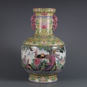 An Exquisite Famille-Rose Lotus Pattern Flower and Bird Pattern Double-Ears Vase