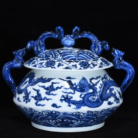 An Exquisite Blue and White Lotus Pattern Dragon Pattern Seawater Pattern Double-Ears Jar