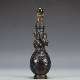 A Exquisite Crystal Dragon Pattern Vase