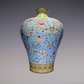 An Exquisite Enamel Painted Gold Lotus Pattern Vase
