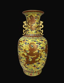 A Rare Enamel Gold-outline Dragon Pattern Vase