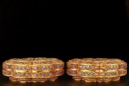 A Pair of Rare Filigree Gilt Gem Inlaid Six-Petal Boxes