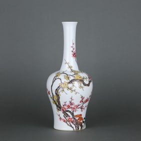 A Rare Famille-Rose Flower Pattern Vase
