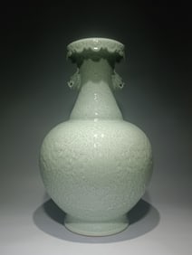 A Rare Celadon Glzed Double-Ears Vase?