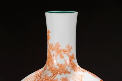 A Rare Famille-rose iron-red gold-traced arhat pattern vase