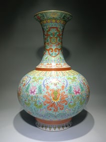 A Rare Famille-Rose Turquoise Bats and Peach Pattern Vase?