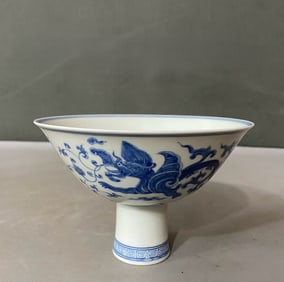 A Rare Blue and White Dragon Pattern Bowl