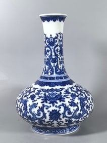 A Rare Blue and White Lotus Flower Pattern Vase