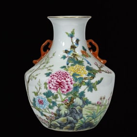An Exquisite Famille-Rose Flower and Bird Pattern Double-Ears Painted Gold Vase