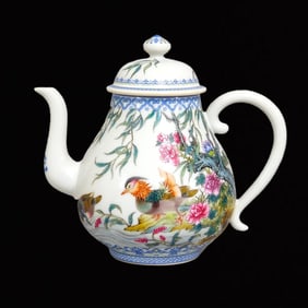A Precious Enamel Flower and Bird Pattern Ewer,With Poem