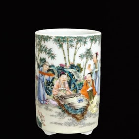An Exquisite Famille-Rose Character and Story Pattern Brush Pot