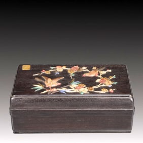An Exquisite Eaglewood Flower and Bird Pattern Box