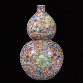 An Exquisite Enamel Flower Pattern Gourd-Shaped Vase