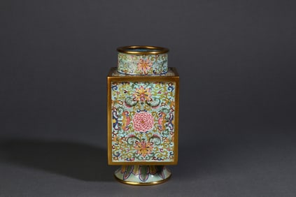 A Rare  Enamel Color Flower Pattern Square Vase