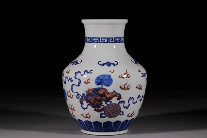 A Rare Blue and white underglaze-red lion pattern vase