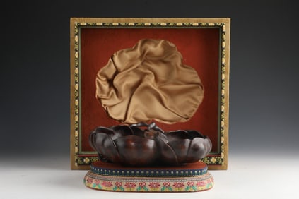 A Rare Eaglewood Flower-shaped Brush Washer