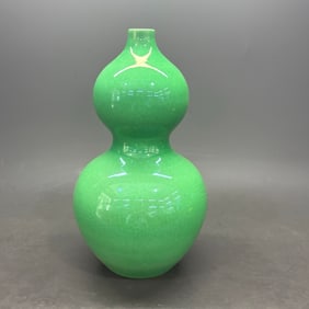 A Rare Melon-Green Glaze Vase