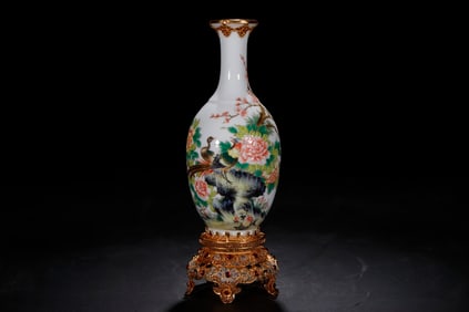 A Rare Enamel Inlaid with Gilt Silver and Flower and Bird Patterns Vase