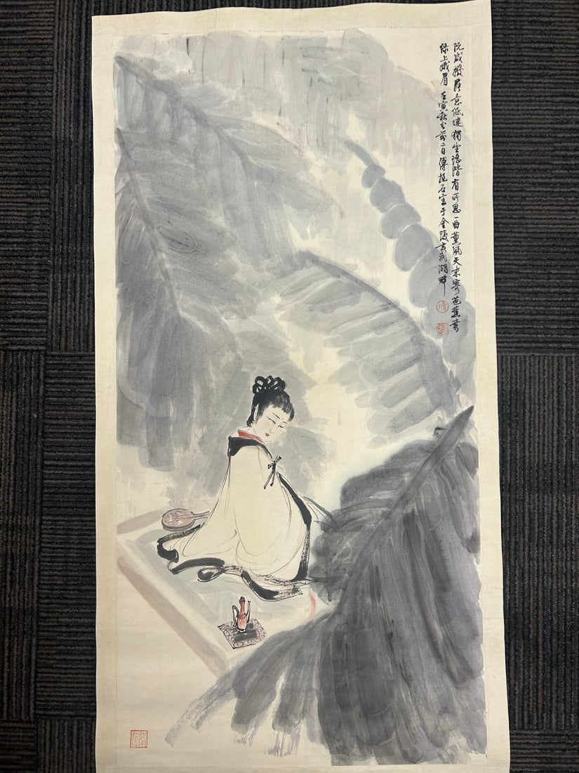 A Chinese Vertical Scroll Ink Painting of Figure on Paper: A Chinese Vertical Scroll Ink Painting of Figure on Paper,Modern China,Fu Baoshi,Size:39.4inx19.7in 一幅中国水墨纸本人物画立$