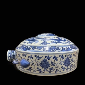 A Rare Blue and White Lotus Seawater Double Dragons Pattern Pot