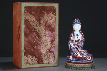 A Rare Coral Red Glazed Blue and White Lotus and Phoenix Pattern Statue of Avalokitesvara