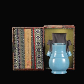 A Rare Ru yao Azure Glazed Ice Flake Pattern Silver Mouth Vase with an Imperial Poem by Emperor