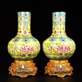 A pair of Rare Cloisonne Famille-Rose Outline in Gold Flower Pattern Vases