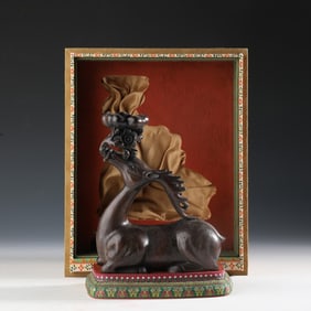 A Rare Eaglewood Deer-shaped Lantern