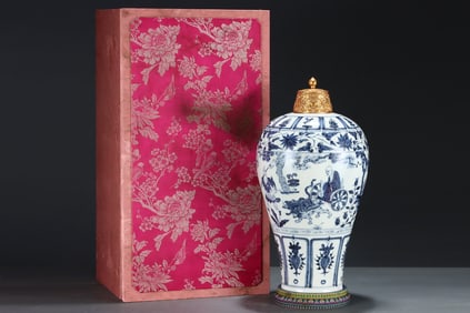 A Rare Blue and white lotus figure pattern vase