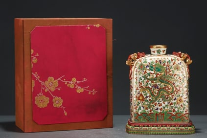 A Rare Red and Green Glazed Gold-Outlined Lotus and Dragon Pattern Double-Ear Vase