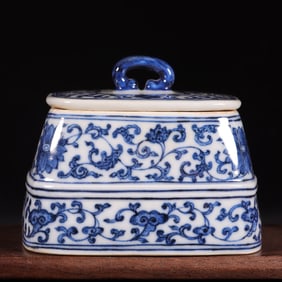 A Rare Blue-and-White Lotus Flower Pattern Box?