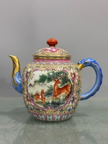 A Rare Enamel Color Flower and Beast Pattern Pot