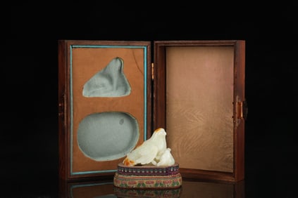 A Rare Hetian White Jade Eagle-shaped Ornament