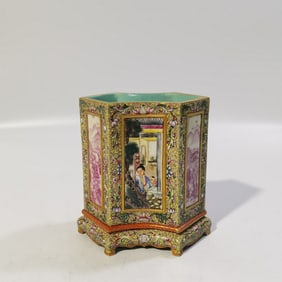A Rare Enamel Character Patterns  Outline in Gold Brush Pot