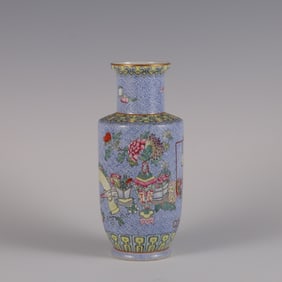 An Exquisite Famille-Rose Lotus Pattern Flower Pattern Vase