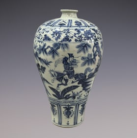 An Exquisite Blue and White Lotus Pattern Character and Story Pattern Vase