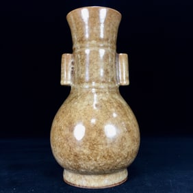 An Exquisite Guan yao Double-Ears Vase