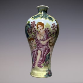 An Exquisite Enamel Character and Story Pattern Vase
