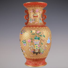An Exquisite Enamel Flower Pattern Double-Ears Vase
