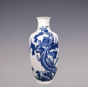 An Exquisite Blue and White Pine, Bamboo and Plum Blossom Pattern Crane Pattern Vase