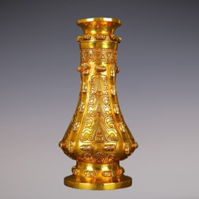 An Exquisite Gilt Bronze Cicada Pattern With Inscription Vase