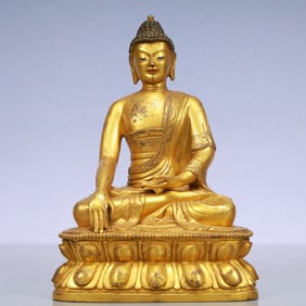 An Exquisite Gilt Bronze Statue of Sakyamuni