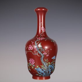 An Exquisite Coral Red Glazed Flower and Bird Pattern Vase