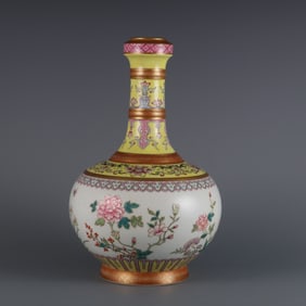 A Exquisite Famille-Rose  Outline in gold Lotus Pattern Flower and Butterfly Pattern Vase