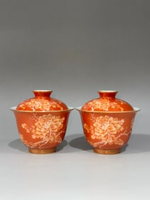 A Pair of Exquisite Iron-Red Painted Gold Flower and Butterfly Pattern with poem Cup