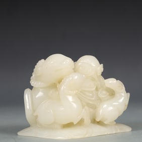 A Exquisite White Jade Sheep Ornament