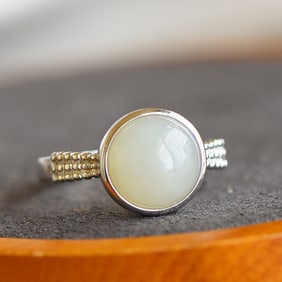 An Exquisite Sterling Silver Inlaid White Jade Ring