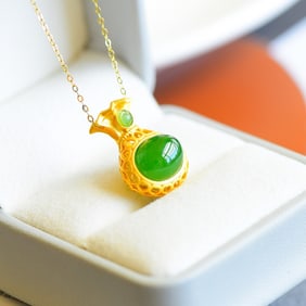 An Exquisite Sterling Silver-Gold Plated Inlaid Jasper Pendant