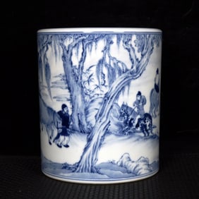 An Exquisite Blue and White Character and Story Pattern Brush Pot